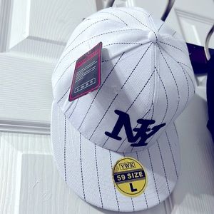 Men Hat Logo NY Size L!